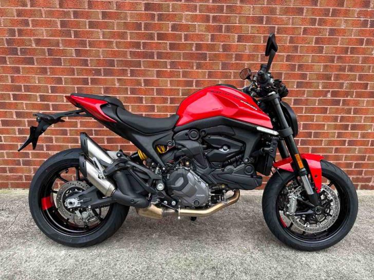 Ducati MONSTER