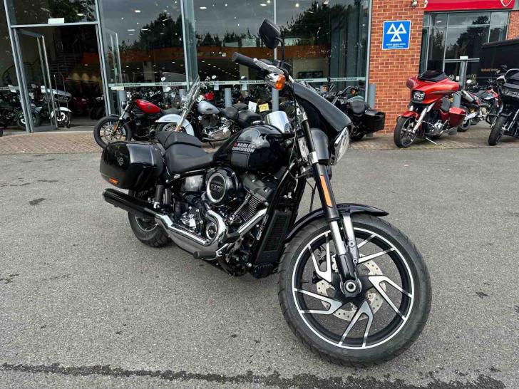 Harley-Davidson SPORT GLIDE 