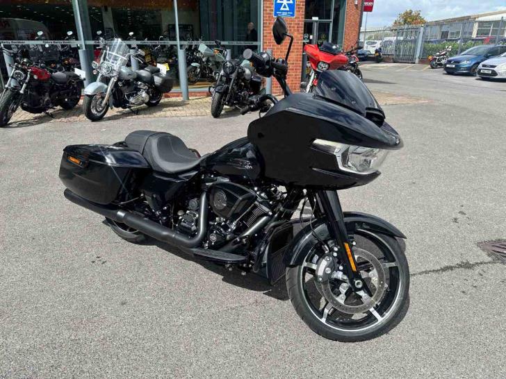 Harley-Davidson FLTRX ROAD GLIDE