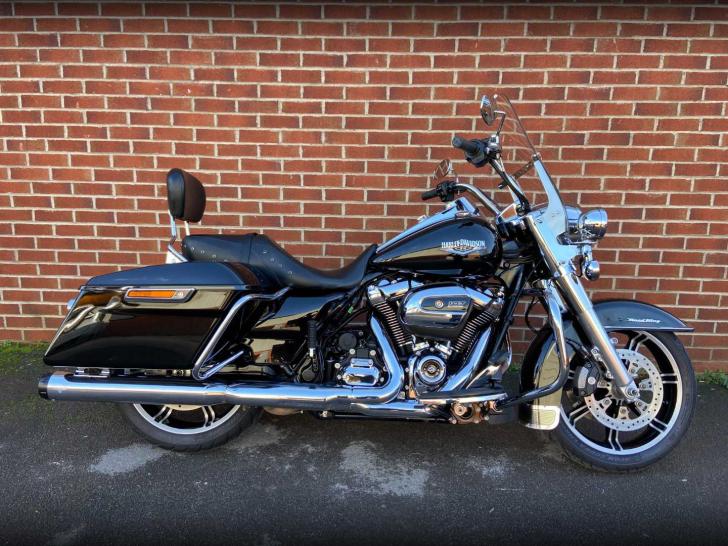 Harley-Davidson FLHR ROAD KING 1745 17 