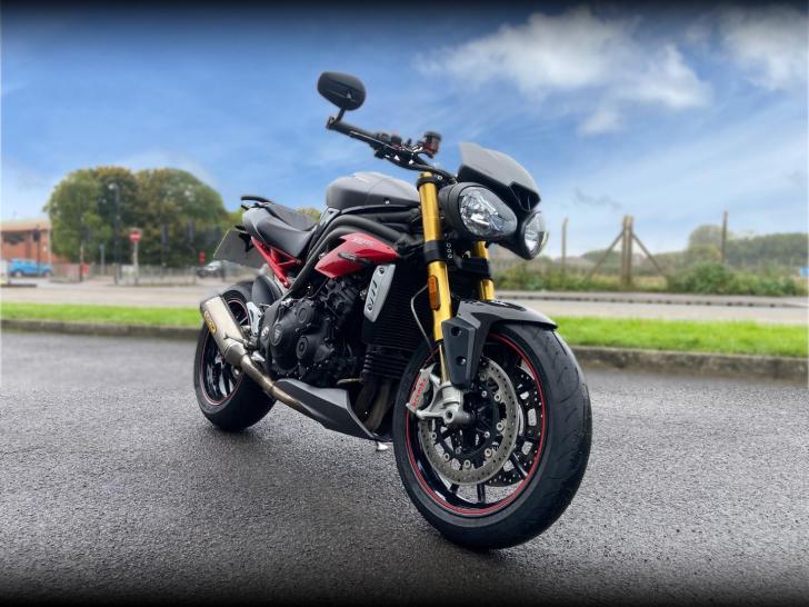 Triumph SPEED TRIPLE R 1050 