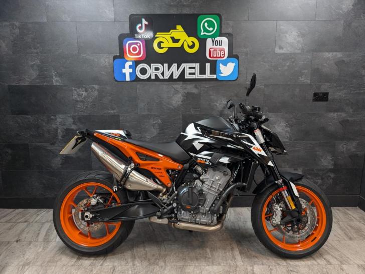 KTM 890 DUKE GP