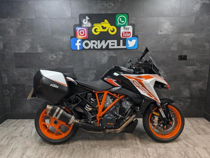 KTM 1290 SUPERDUKE GT 20 