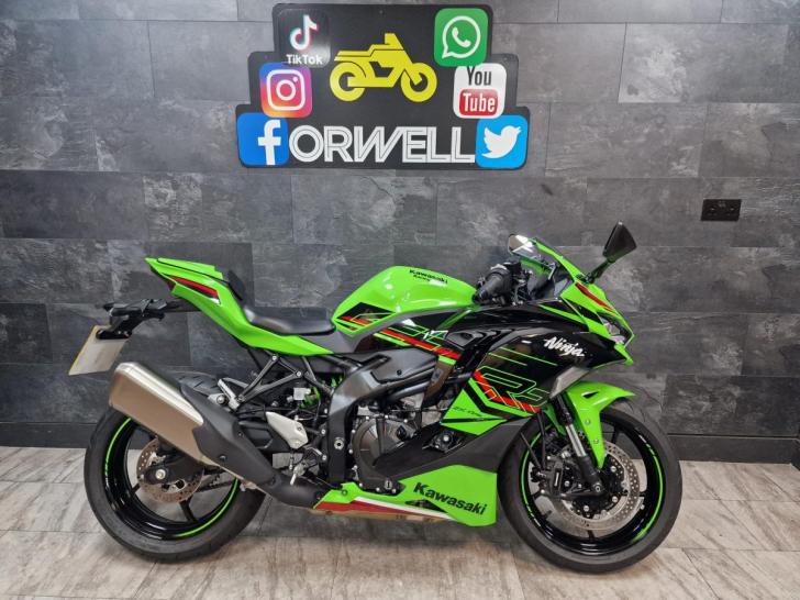 Kawasaki NINJA ZX4-RR SRFNN 24YM 