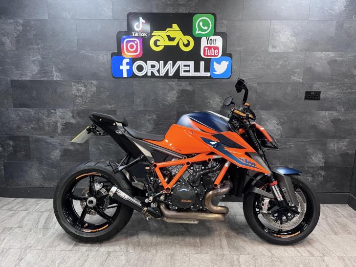 KTM 1290 SUPERDUKE R 20 