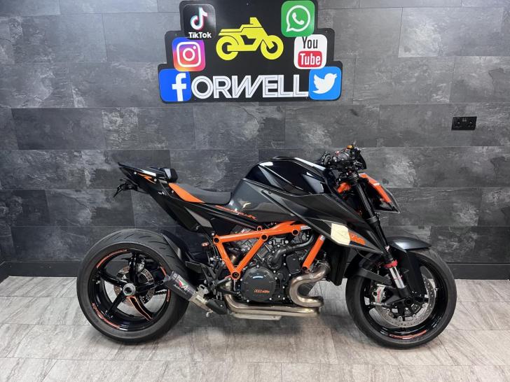 KTM 1290 SUPERDUKE R 21 