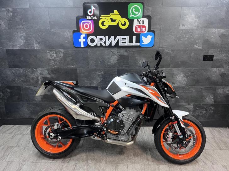 KTM 890 DUKE R