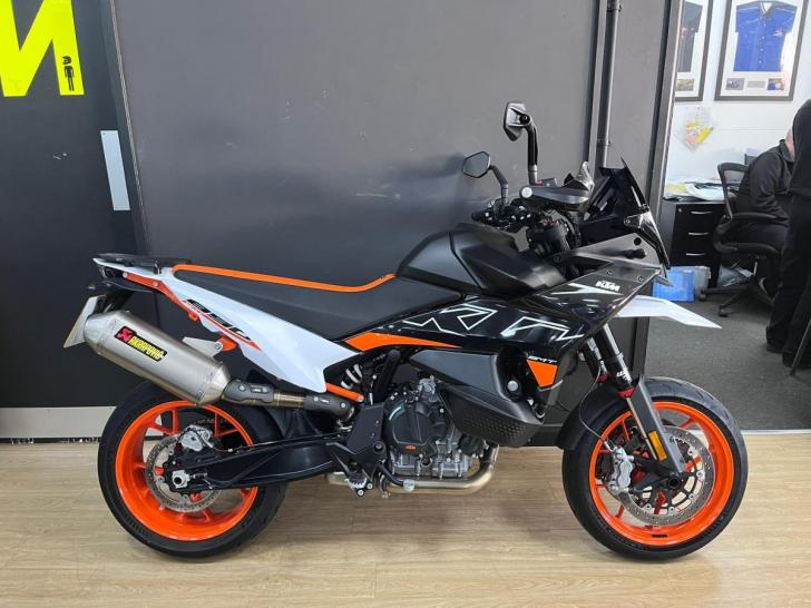 KTM 890 SMT 2023 