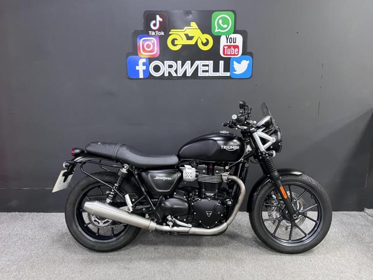 Triumph STREET TWIN