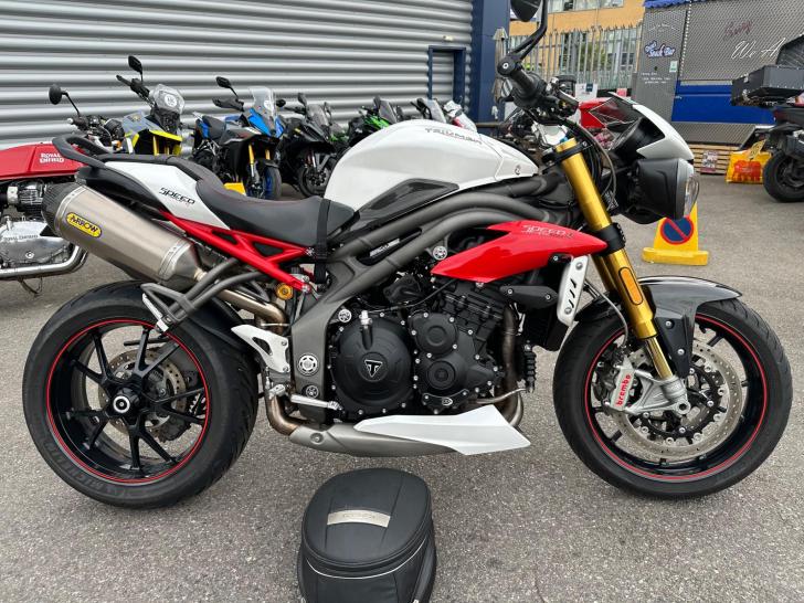 Triumph SPEED TRIPLE 1050 R