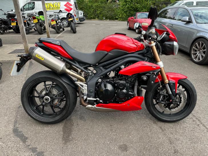 TRIUMPH SPEED TRIPLE 1050