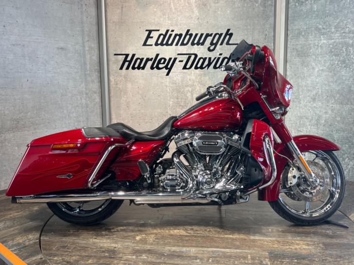 HARLEY-DAVIDSON CVO FLHXSE STREET GLIDE