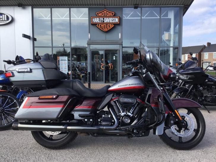 Harley Davidson CVO FLHTKSE ELECTRA GLIDE ULTRA LIMITED Motorcycles for sale Harley Davidson motorbikes for sale UK