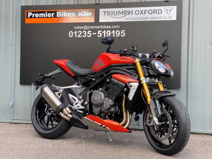 TRIUMPH SPEED TRIPLE 1200 RS