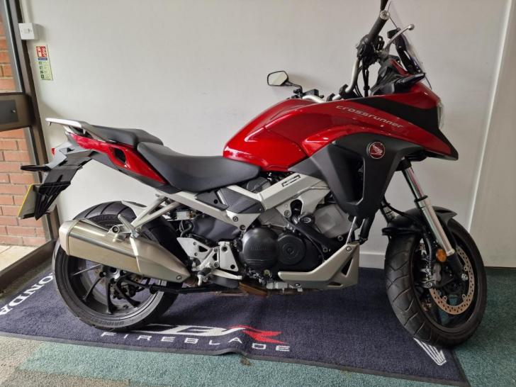 HONDA CROSSRUNNER VFR800X 