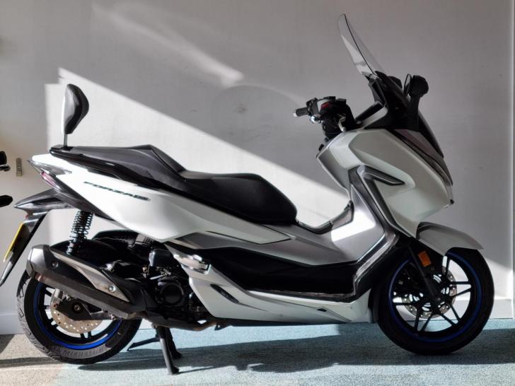 Honda FORZA 300 NSS 300 A- 