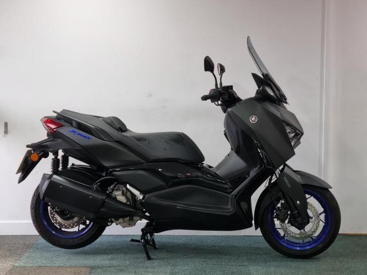 Yamaha XMAX 300