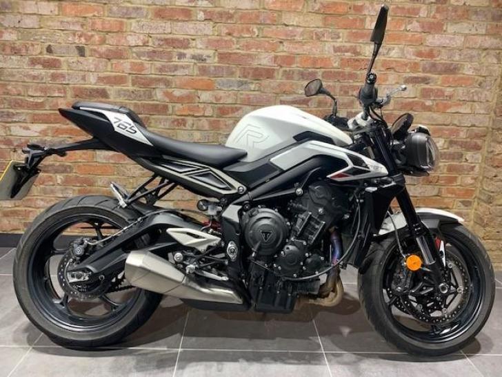 TRIUMPH STREET TRIPLE 765 R