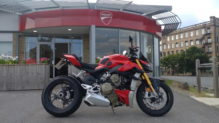 Ducati STREETFIGHTER V4 S