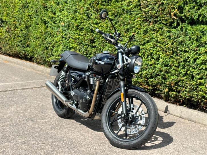 Triumph STREET TWIN