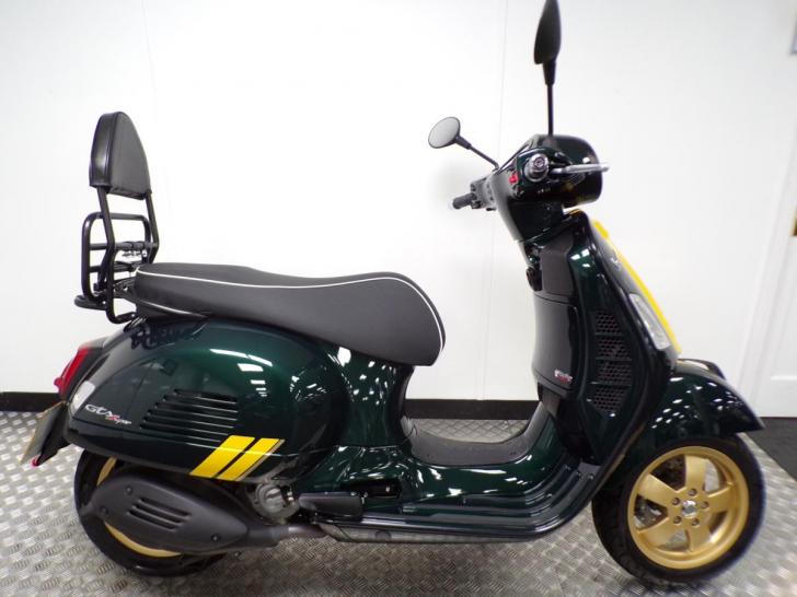 VESPA GTS 300 RACING 60S 