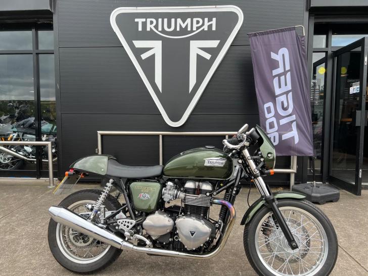Triumph THRUXTON 900 