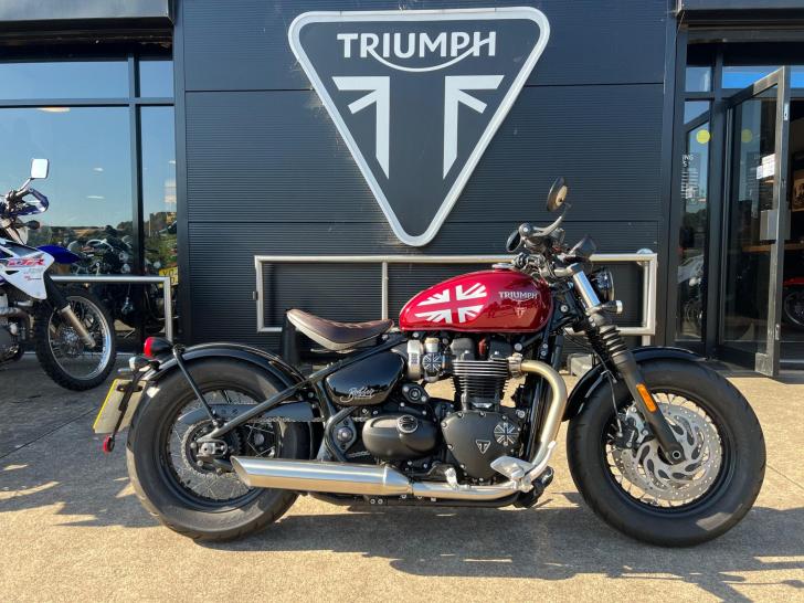 Triumph BOBBER 1200 BLACK