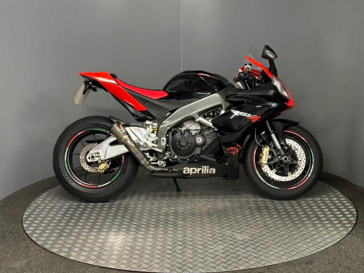 Aprilia RSV4