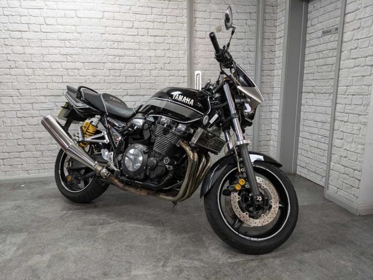 YAMAHA XJR1300