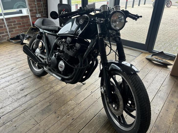 Yamaha XJ550 CAFE RACER 