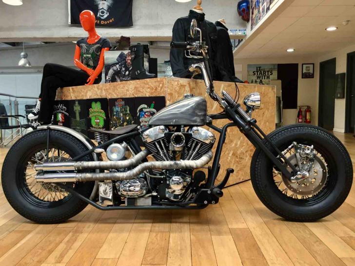 Harley-Davidson BARE KNUCKLE BOBBER 