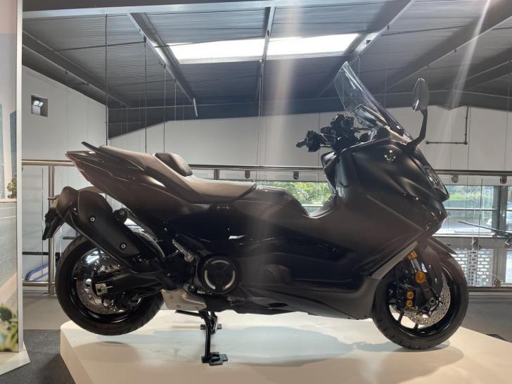 Yamaha TMAX Tech Max