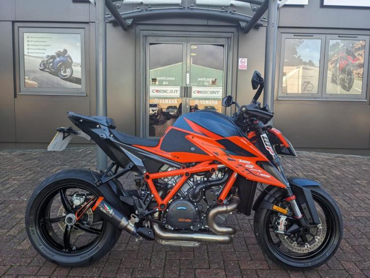 KTM 1290 SUPER DUKE R