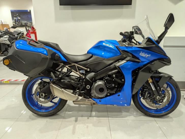 Suzuki GSX-S1000GT+