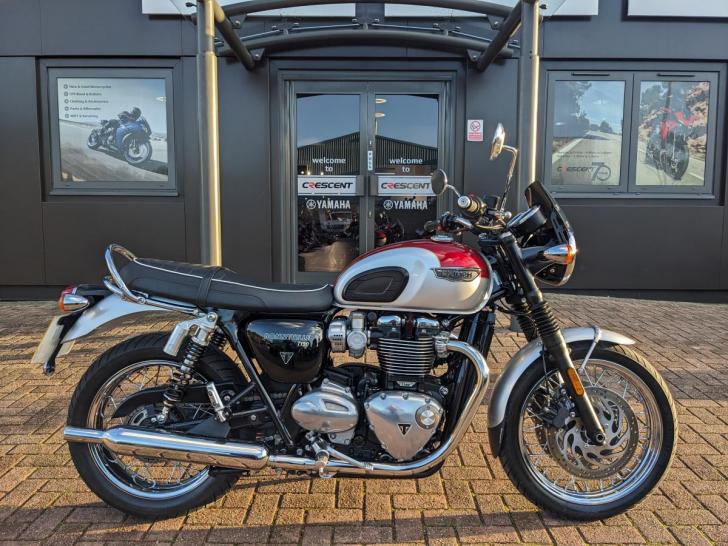 Triumph T120 BONNEVILLE 