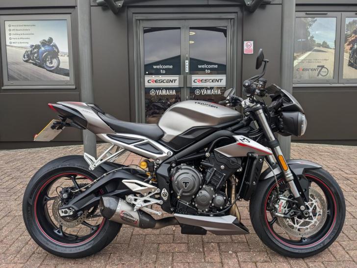 Triumph STREET TRIPLE RS