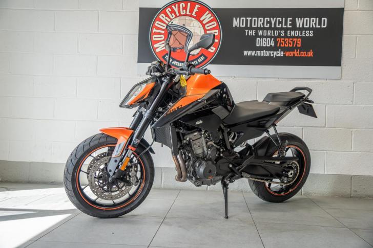 KTM 890 DUKE 21 