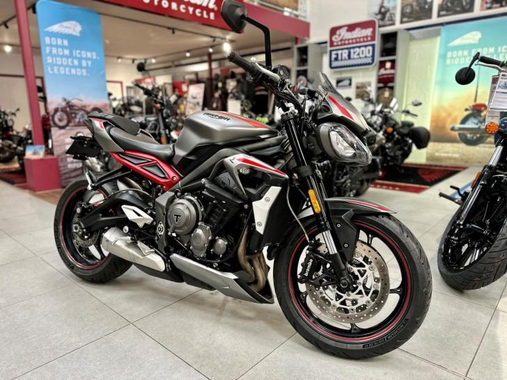 Triumph STREET TRIPLE R