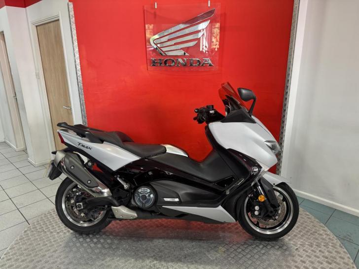 Yamaha TMAX 530 DX 