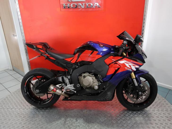 Honda CBR1000RR FIREBLADE