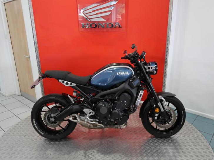 Yamaha XSR900