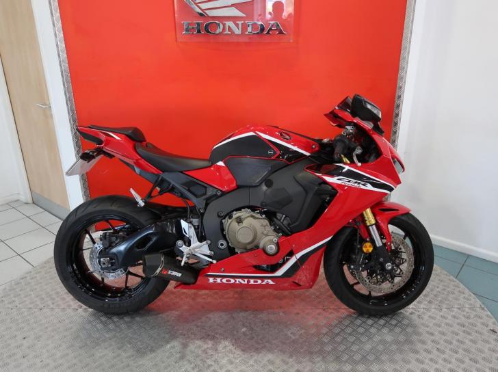 Honda CBR1000RR FIREBLADE