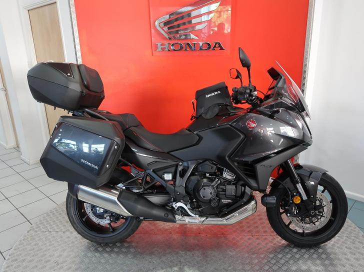 Honda NT1100 DCT WITH FREE VOYAGE PACK 