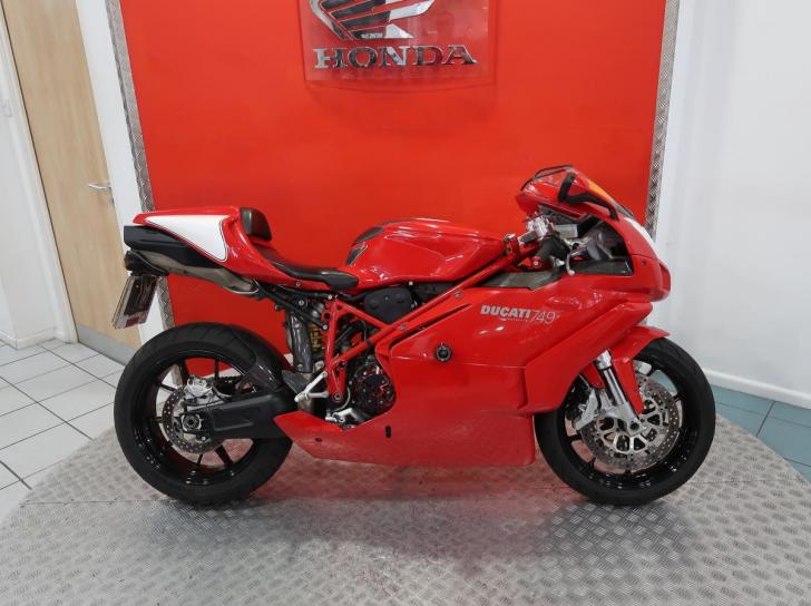 Ducati 749 BIPOSTO 