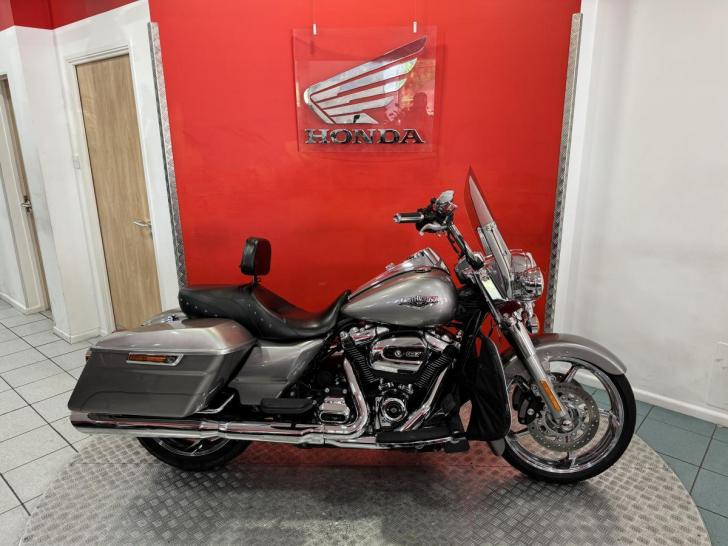 Harley-Davidson TOURING FLHR ROAD KING