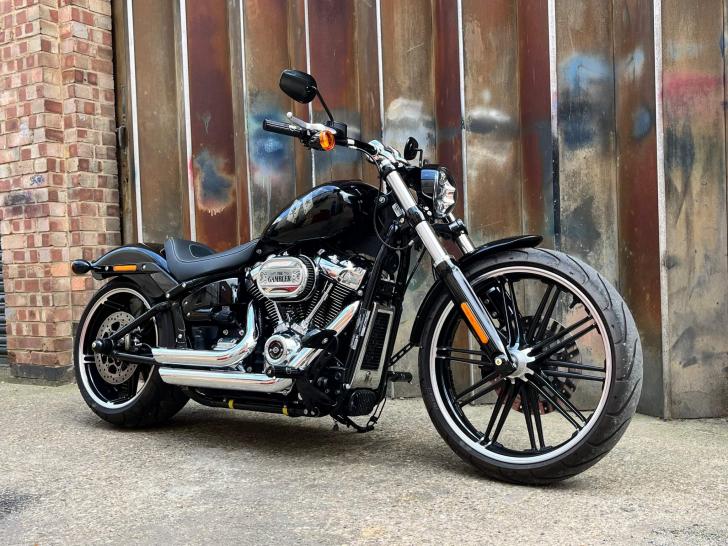 Harley-Davidson SOFTAIL 1870 BREAKOUT 114 (BLACK)