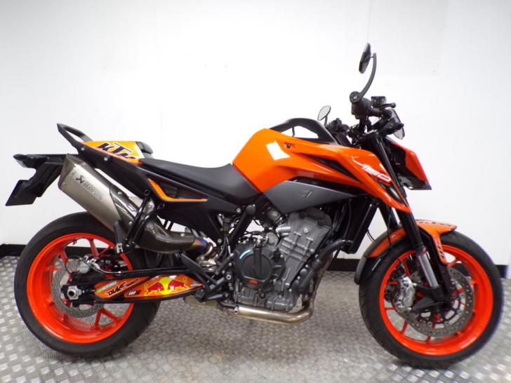 KTM DUKE 790 