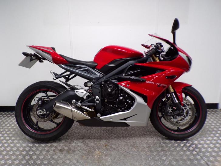 Triumph DAYTONA 675