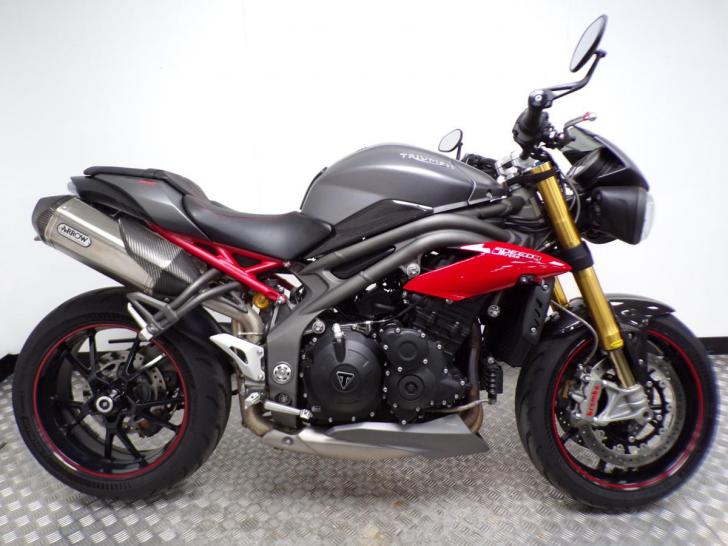 Triumph SPEED TRIPLE R