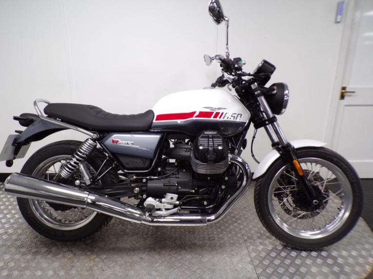 Moto Guzzi V7 IV SPECIAL 